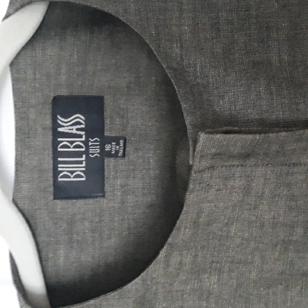 Bill Blass Pant Suit. Classic Modern Styling in Olive Green. Jacket & Pant.